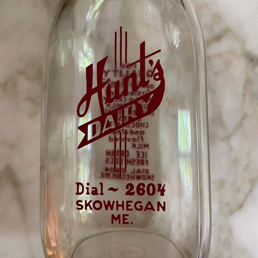 2 Vintage Glass Milk Bottles Hunt's Dairy - Picture 2 of 4